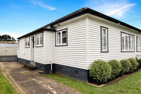 Photo of property in 17 Hall Crescent, Epuni, Lower Hutt, 5011