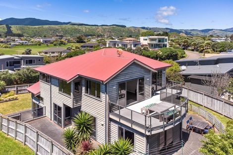 Photo of property in 15 Metzenthin Close, Raumati South, Paraparaumu, 5032