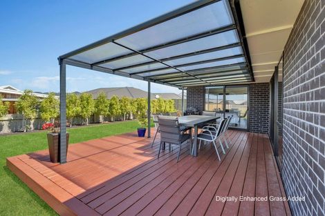 Photo of property in 4 Ronomor Place, Whitianga, 3510