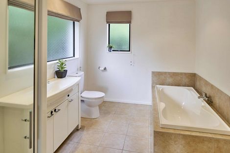 Photo of property in 40 Mercury Way, Whitby, Porirua, 5024