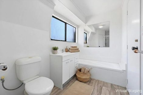 Photo of property in 2/33 Curacao Place, Half Moon Bay, Auckland, 2012