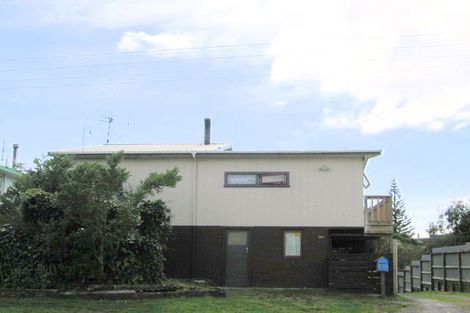 Photo of property in 1305 Papamoa Beach Road, Papamoa Beach, Papamoa, 3118