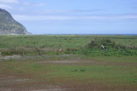 Photo of property in 2 Main Rd Ngakawau, Ngakawau, 7824