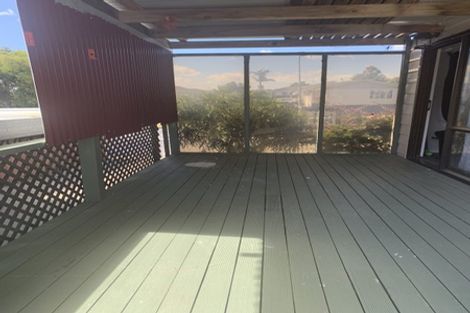 Photo of property in 2/4 Etherton Drive, Weymouth, Auckland, 2103