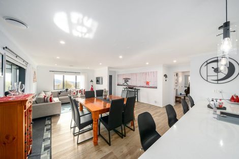 Photo of property in 4 Antigua Way, Grenada Village, Wellington, 6037