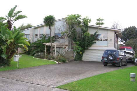 Photo of property in 33 Amante Crescent, Mairangi Bay, Auckland, 0630
