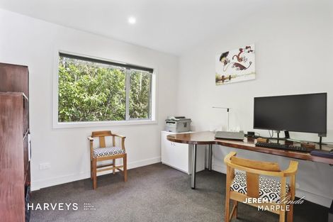 Photo of property in 31c Woodfern Crescent, Titirangi, Auckland, 0604