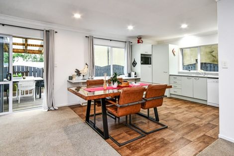 Photo of property in 30b Wellington Street, Pukekohe, 2120