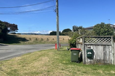 Photo of property in 22 Kowhai Grove, Raumati Beach, Paraparaumu, 5032