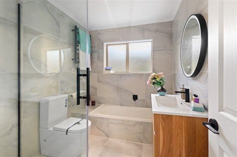 Photo of property in 36 Fleetwood Drive, Henderson, Auckland, 0612