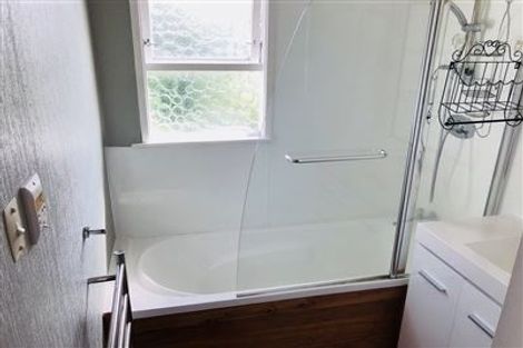 Photo of property in 72 Sycamore Drive, Sunnynook, Auckland, 0620