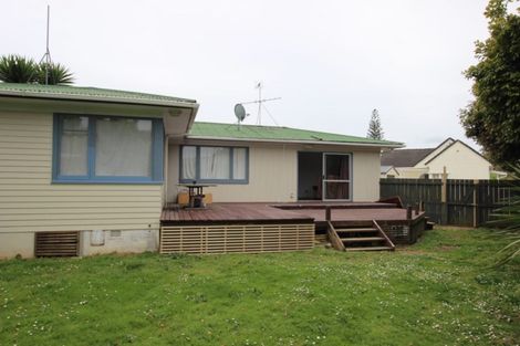 Photo of property in 50 Megan Avenue, Pakuranga Heights, Auckland, 2010