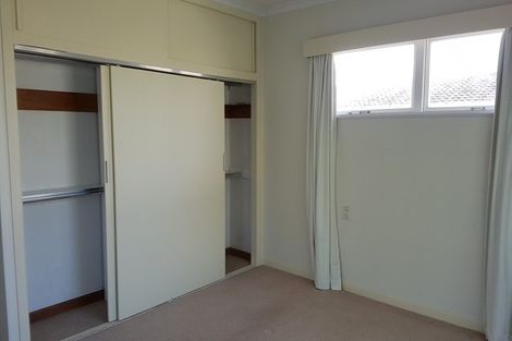 Photo of property in 2/37 Shakespeare Road, Milford, Auckland, 0620