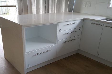 Photo of property in 82 Powrie Street, Glenfield, Auckland, 0629