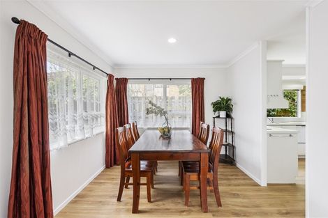 Photo of property in 47 Palmcrest Grove, Highland Park, Auckland, 2010