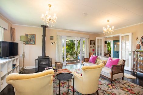 Photo of property in 11 Pah Hill Road, Wharehine, Wellsford, 0973