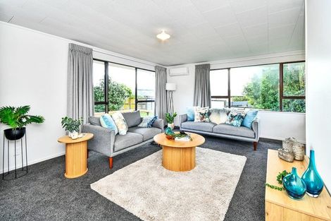 Photo of property in 6 Leaming Place, Clarks Beach, 2122