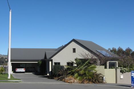 Photo of property in 17 Hikanui Place, Havelock North, 4130