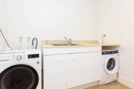 Photo of property in 95 Viewmont Drive, Harbour View, Lower Hutt, 5010