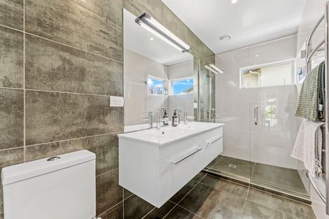 Photo of property in 3 Pacific Cliffs Drive, Gulf Harbour, Whangaparaoa, 0930