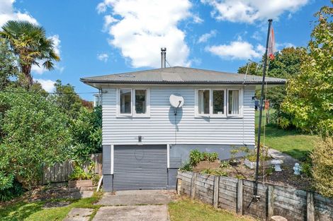 Photo of property in 2 View Street, Maungaturoto, 0520