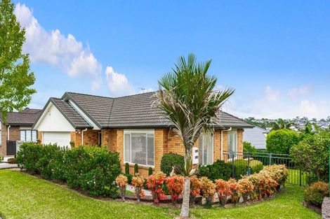 Photo of property in 8 Toledo Avenue, Henderson, Auckland, 0612