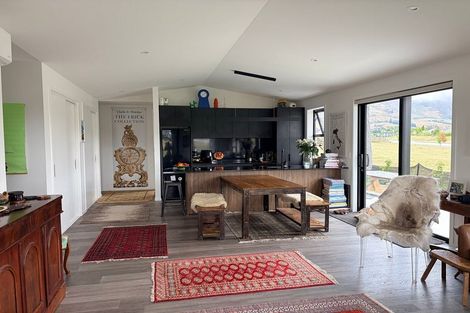 Photo of property in 42 Avalon Station Drive, Wanaka, 9305