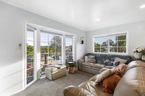 Photo of property in 44 Glenbervie Crescent, Massey, Auckland, 0614