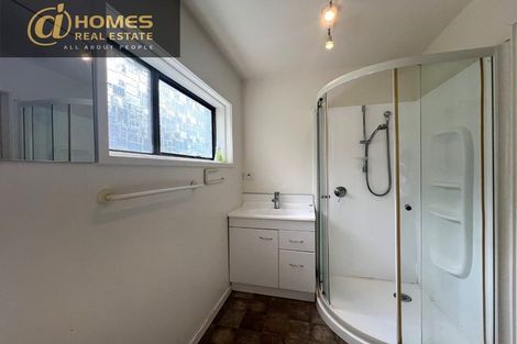 Photo of property in 33 Lynden Avenue, Hillcrest, Auckland, 0627