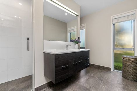 Photo of property in 69 Hillcrest Road, Hatfields Beach, Orewa, 0931