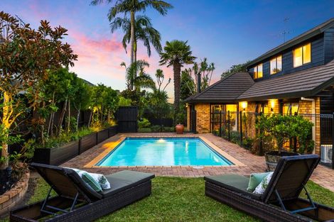 Photo of property in 5 Crestview Place, Browns Bay, Auckland, 0630