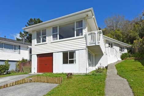 Photo of property in 12 Deller Grove, Silverstream, Upper Hutt, 5019