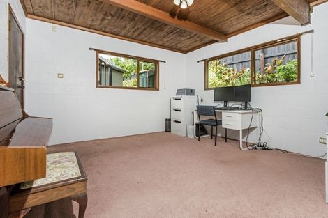 Photo of property in 14 King Richard Place, Browns Bay, Auckland, 0630