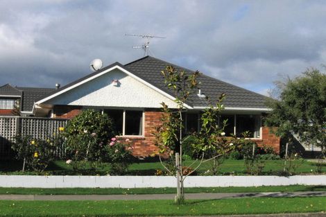 Photo of property in 3 Greenaway Road, Waikanae, 5036