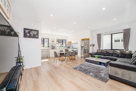 Photo of property in 113b Wharf Road, Te Atatu Peninsula, Auckland, 0610