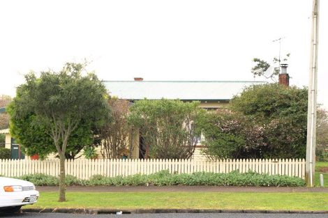 Photo of property in 22 Earlsworth Road, Mangere East, Auckland, 2024
