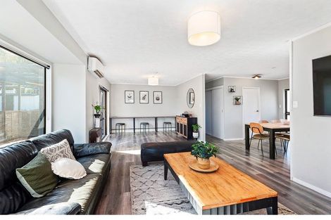 Photo of property in 43 Mercury Way, Whitby, Porirua, 5024