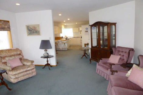 Photo of property in 1/21 Huntingdon Place, Avonhead, Christchurch, 8042