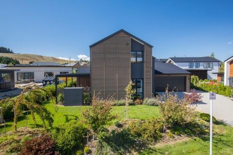 Photo of property in 4 Kapuka Lane, Wanaka, 9305