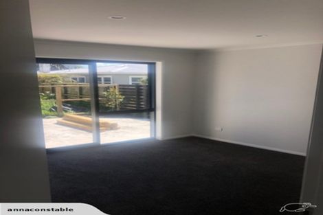 Photo of property in 30 Queenwood Road, Levin, 5510