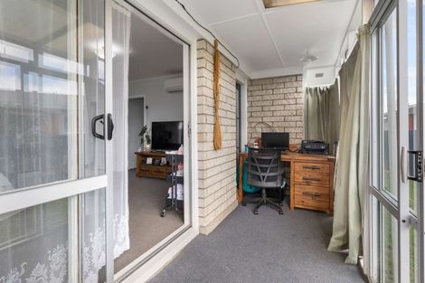 Photo of property in 53 Collins Road, Melville, Hamilton, 3206