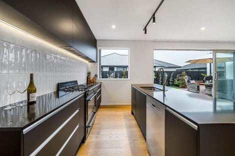 Photo of property in 2 Guyon Street, Marshland, Christchurch, 8083