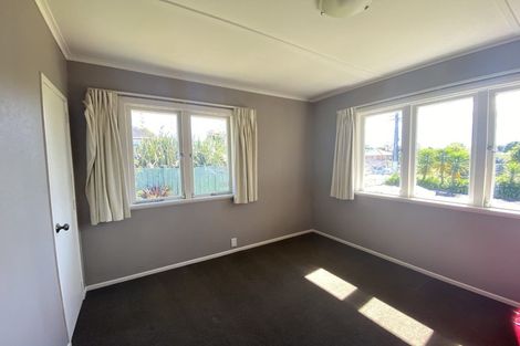 Photo of property in 80 Lynwood Road, New Lynn, Auckland, 0600