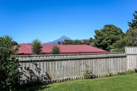 Photo of property in 9 Fantome Place, Whalers Gate, New Plymouth, 4310