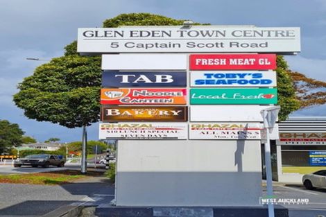 Photo of property in 12 Captain Scott Road, Glen Eden, Auckland, 0602