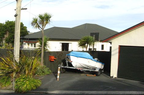 Photo of property in 15 Athol Place, Ravensbourne, Dunedin, 9022