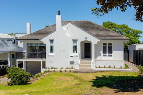Photo of property in 4 Pitau Road, Mount Maunganui, 3116