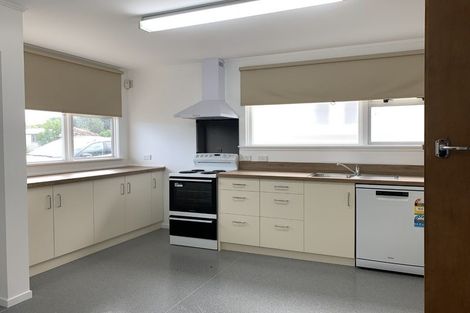 Photo of property in 58 Mclean Street, Woodville, 4920