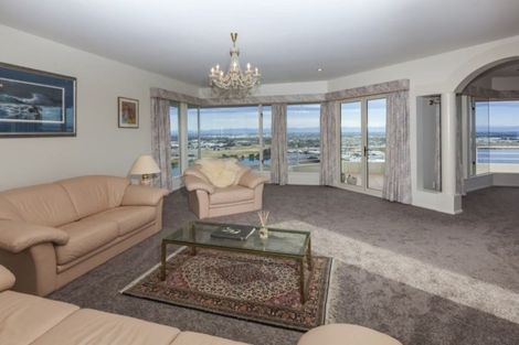 Photo of property in 126 Cannon Hill Crescent, Mount Pleasant, Christchurch, 8081