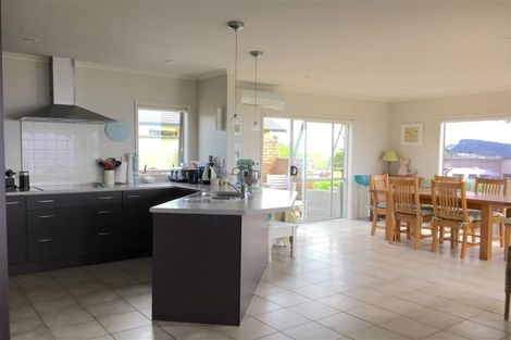 Photo of property in 38 Lax Crescent, Leigh, 0985